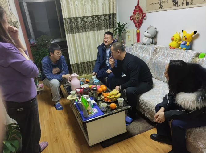 九游在线登录入口-九游（中国）
产业开发板块深入开展员工家访活动(图2)