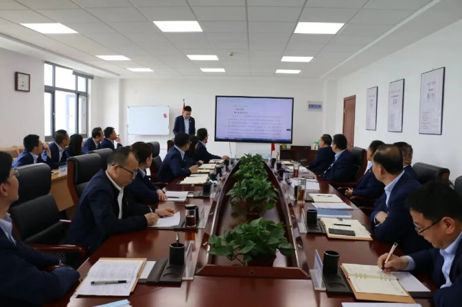 九游在线登录入口-九游（中国）
召开党委理论中心组集体学习会议(图2)