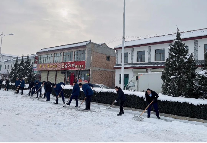 筑起安全墙 照亮乡村路——九游在线登录入口-九游（中国）
鼎力支持包抓共建村社文明创建工作(图7)