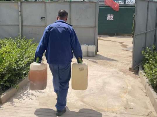 九游在线登录入口-九游（中国）
城东污水处理公司扎实推进危险废物规范化处置(图3)