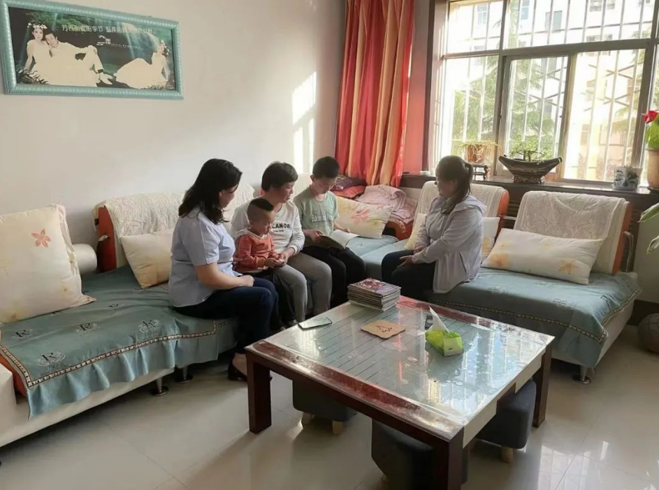 九游在线登录入口-九游（中国）
开展女职工未成年子女关爱活动(图2)