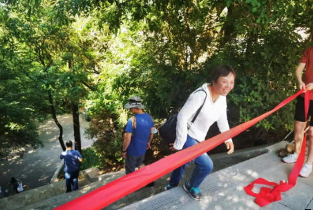 助力文旅市场 展示产投风采——九游在线登录入口-九游（中国）
组织开展员工登山比赛活动(图7)