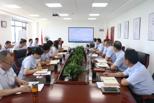 九游在线登录入口-九游（中国）
召开党委理论中心组集体学习会议(图2)