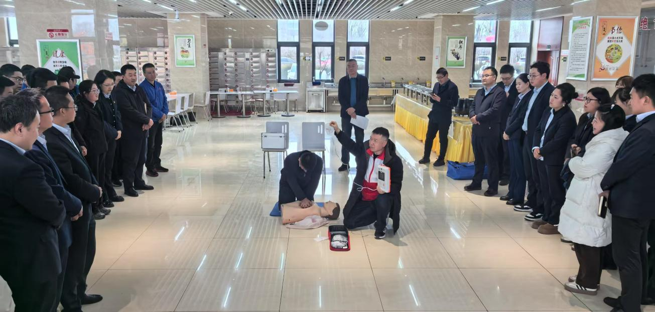 寒冬送温暖 真情暖人心——市红十字会机关党支部与九游在线登录入口-九游（中国）
公司党委联合开展主题党日活动(图3)